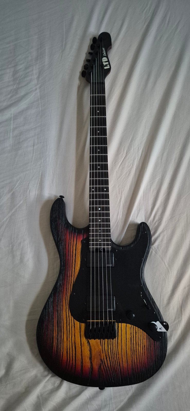 Ltd esp deluxe sn1000 fire blast, Muziek en Instrumenten, Snaarinstrumenten | Gitaren | Elektrisch, Ophalen