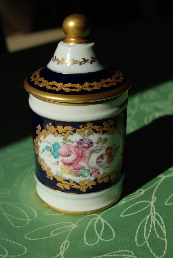 Sevres pot + deksel, Enlèvement ou Envoi