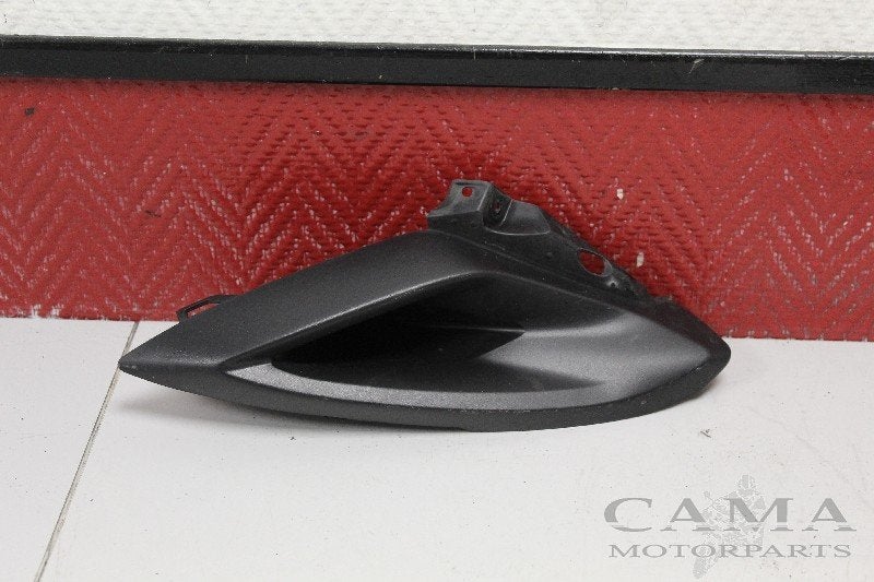 PRISE D'AIR GAUCHE XJ 6 2009-2012 (XJ6 XJ6S XJ6N Diversion), Dhr. S. di Majo, Utilisé, Info@cama-motorparts.nl, P.J. Troelstraweg 8 8
3144 CX  MAASSLUIS, NL