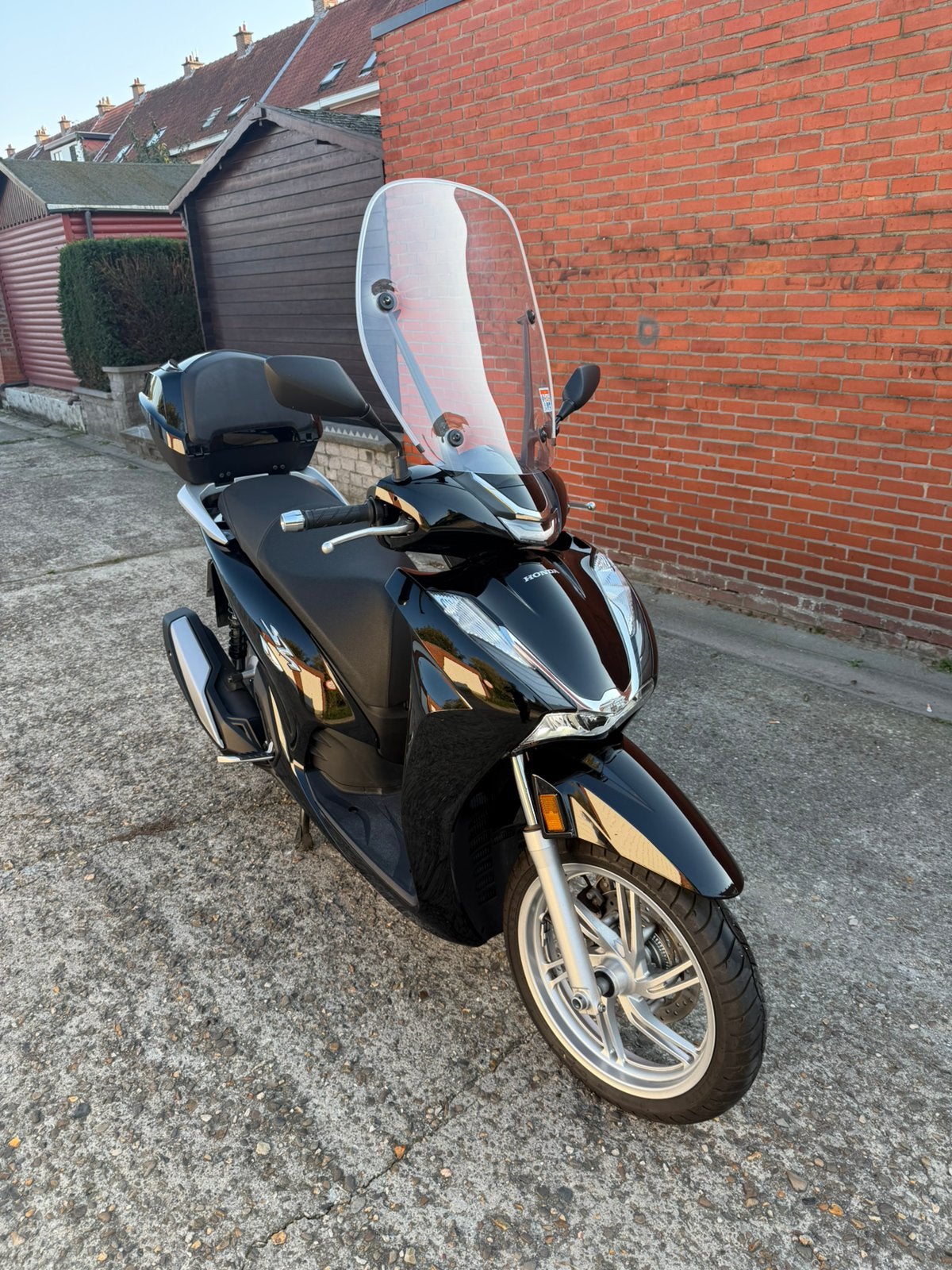 Honda sh 350i cc met 4390 km bj 12/09/2024, Motoren, Scooter, Nieuw, Motorrijbewijs A, Particulier
