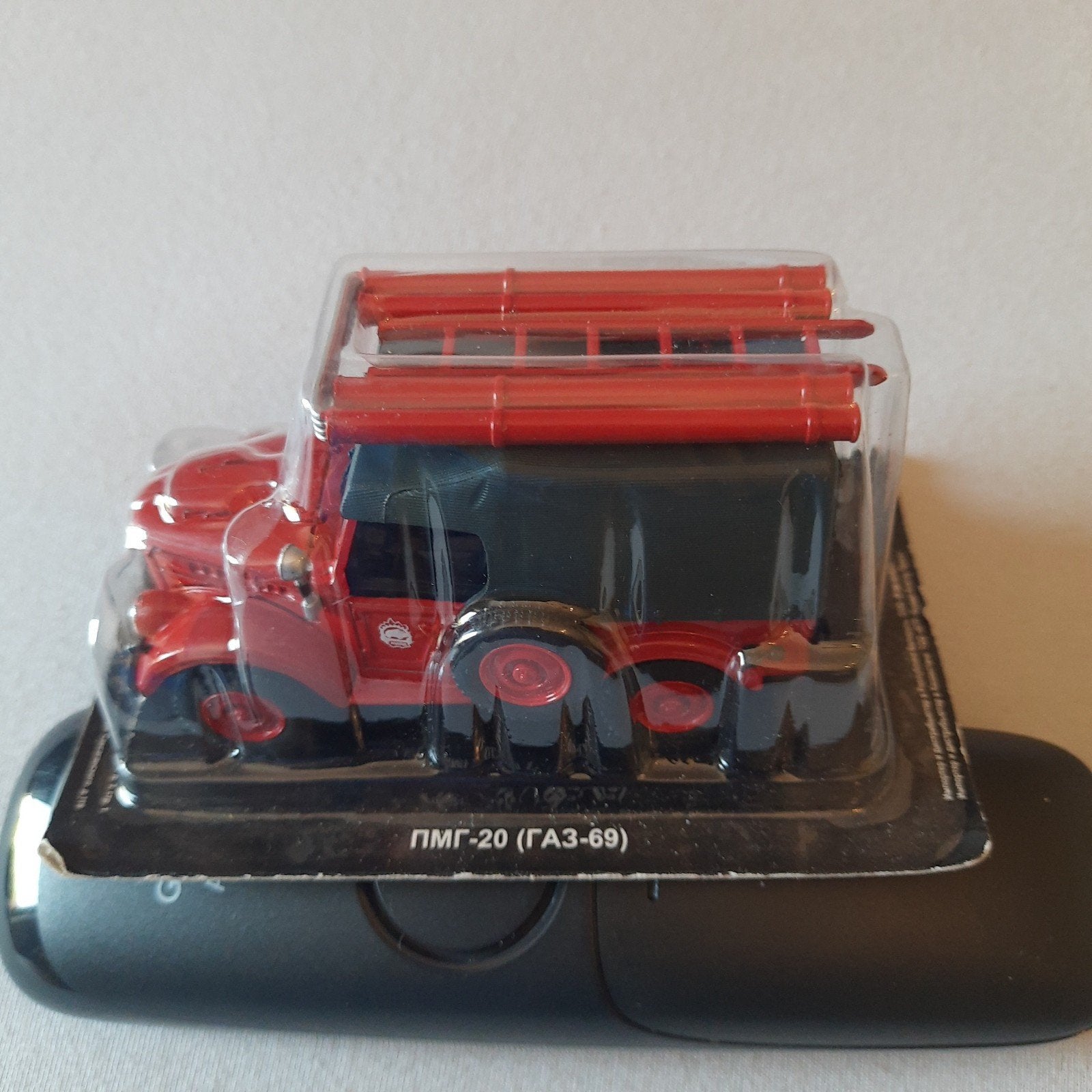 VOITURES RUSSES* 1:43 *JEEP GAZ 69 FIRE *NEUF*NEUF*, Enlèvement, Neuf, Autres types, Autres marques
