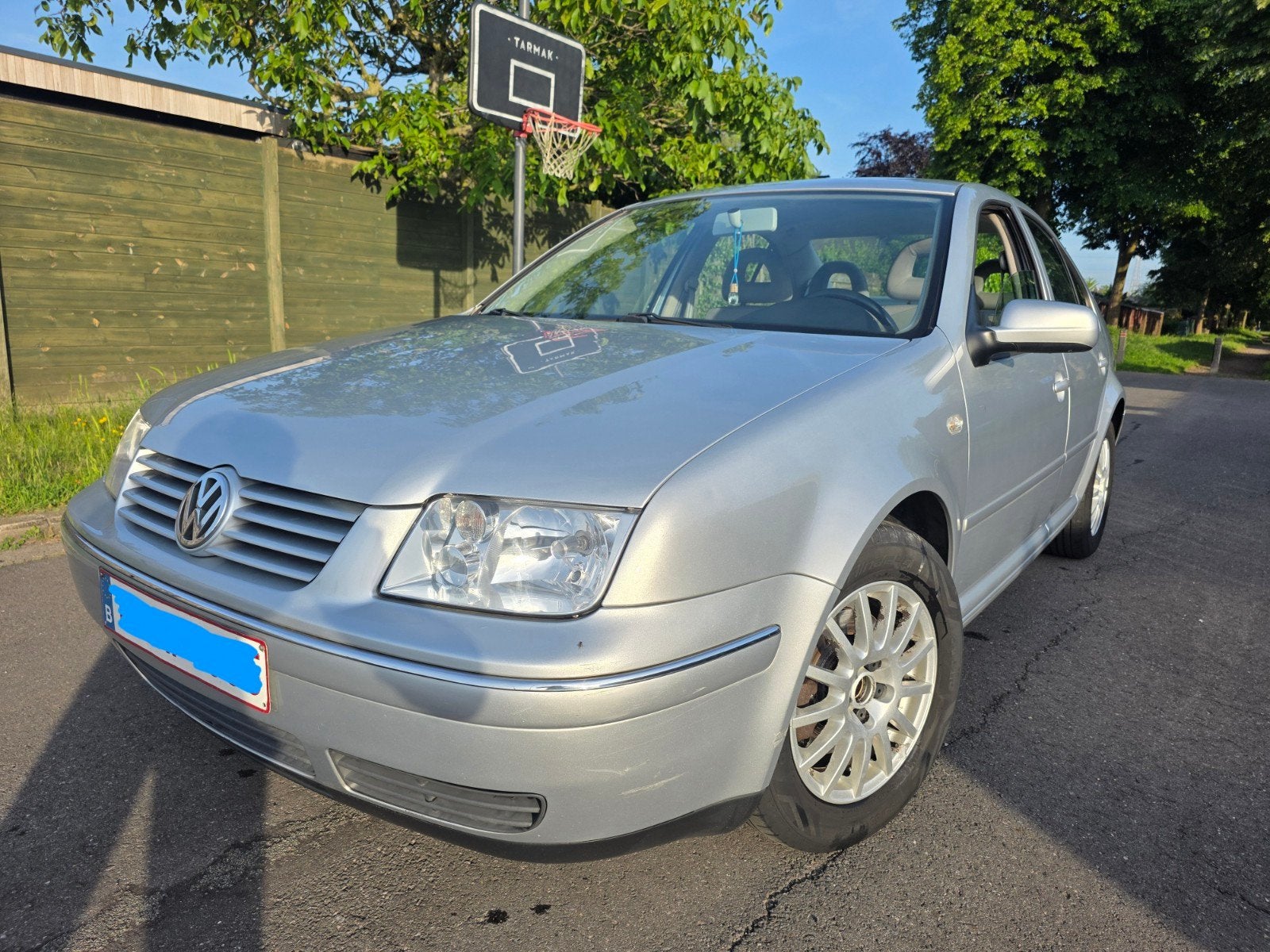 Vw Bora Highline 1.6 Benzine Euro4 LEZ oke Cruise/Airco, Voorwielaandrijving, Stof, Bora, 4 cilinders