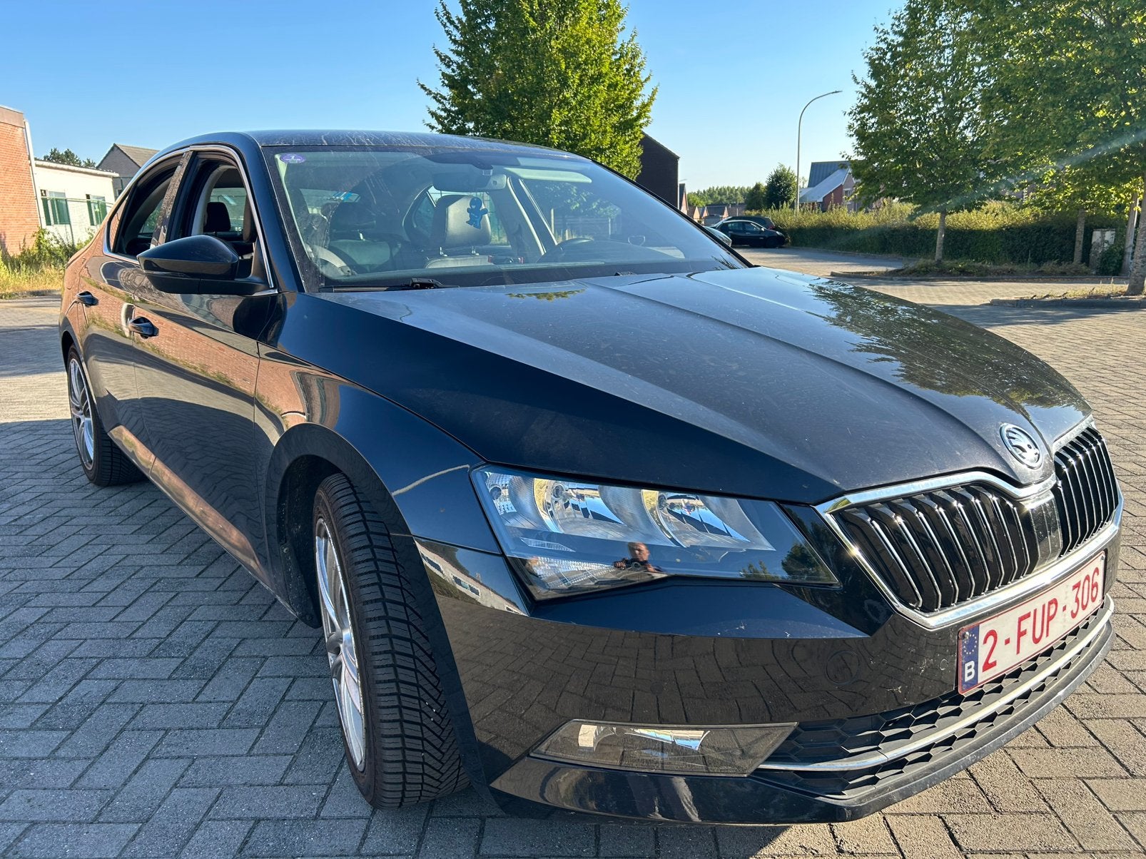 Goed onderhouden Skoda Superb 1.4 benzine - Probleemloos, Euro 6, Zwart, Leder, Particulier
