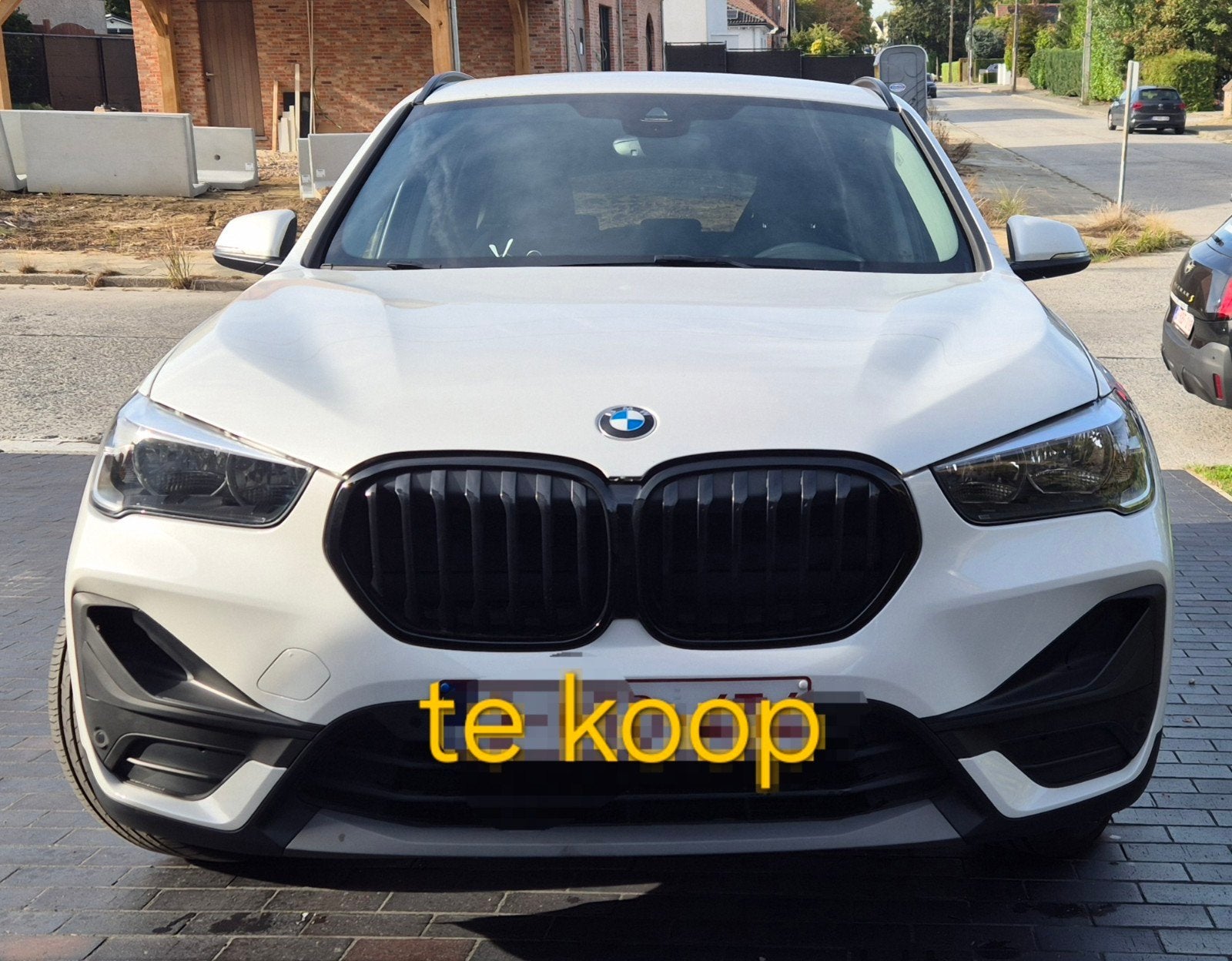 Bmw x1 goed onderhouden bmw , wit metalic , interieur lederl, Auto's, Dealer onderhouden, Achterwielaandrijving, Wit, 5 deurs