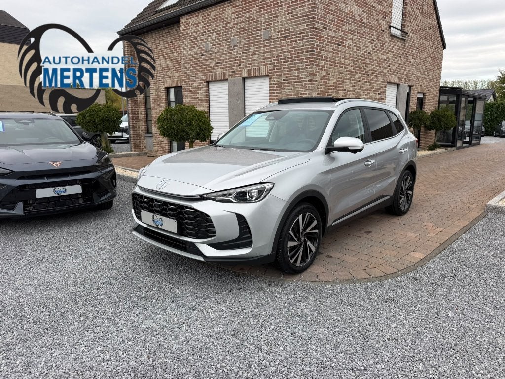 MG ZS Hybrid+ 1.5 Luxury 197PK PANO 7J/GAR NIEUW 0KM, Auto's, Automaat, 145 kW, 1498 cc, 4 cilinders