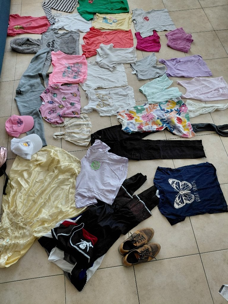 Grand lot de vêtements pour fille (8-10ans), Enfants & Bébés, Paquets de vêtements pour enfants, Enlèvement, Comme neuf