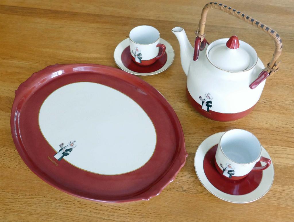 Art-Deco droste servies met schenkkan, en kop en schotels, Huis en Inrichting, Keuken | Servies, Gebruikt, Compleet servies, Overige stijlen