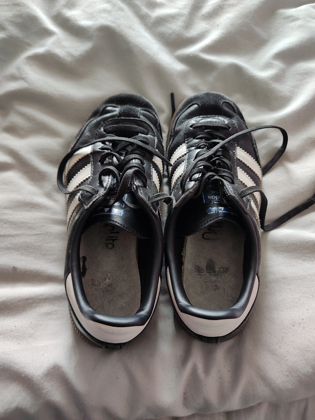Chaussures de samba noires et blanches, Adidas, Sneakers et Baskets, Porté, Noir