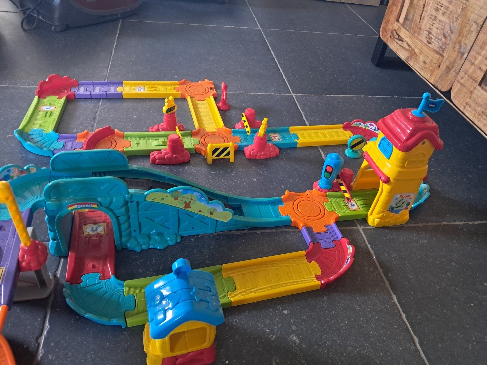 Treinstation V-tec, Enlèvement, Utilisé, 6 mois à 2 ans