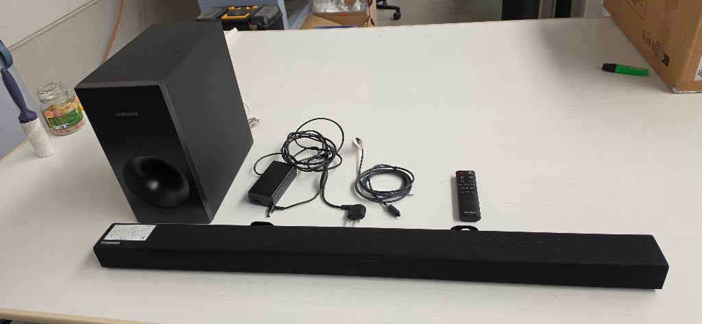 Soundbar Samsung HW-K335 + Woofer, Enlèvement, Bluetooth, Comme neuf