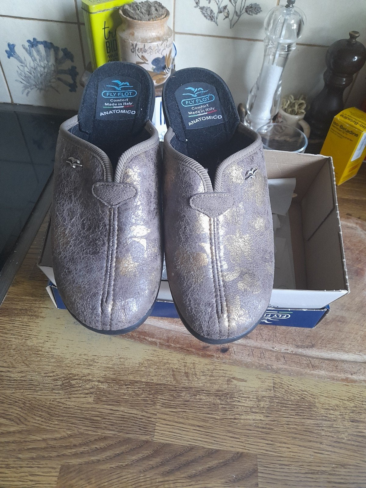 pantoufles taille 41, Vêtements | Femmes, Chaussures, Fly flot, Enlèvement, Comme neuf, Pantoufles