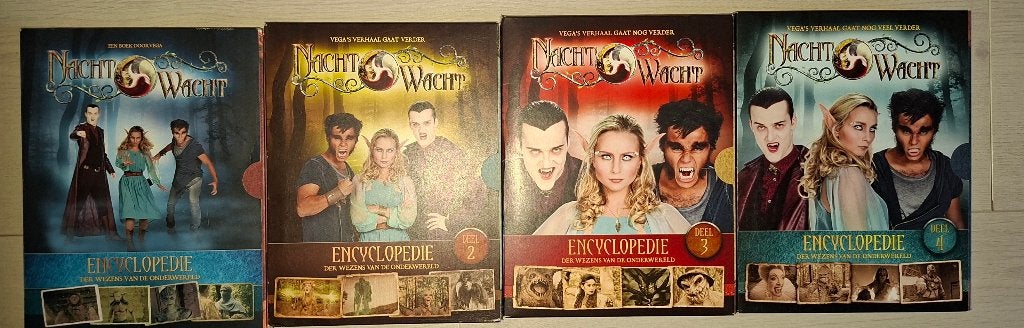 Nachtwacht encyclopedie, Boeken, Ophalen of Verzenden, Zo goed als nieuw, Fictie