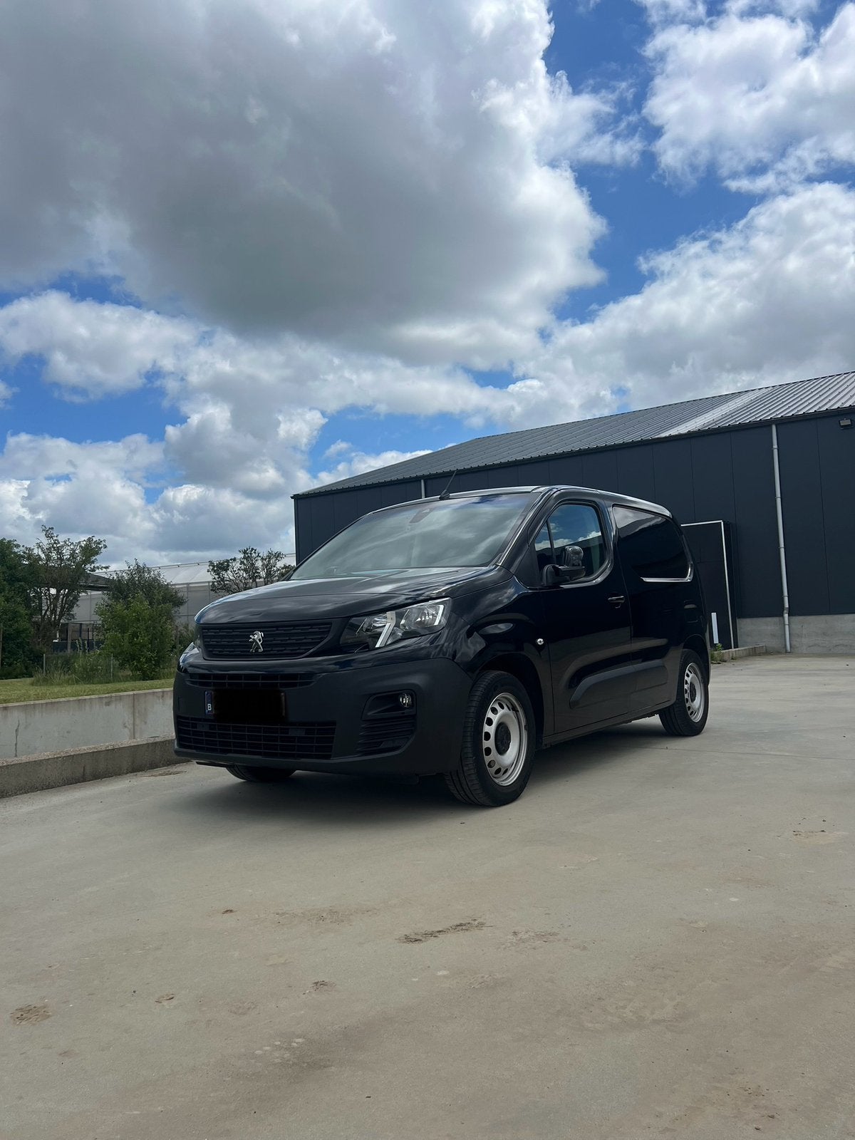 Peugeot partner L1 S/S Keyless Navi Camera, Auto's, Stof, 4 cilinders, 2020 kg, Zwart