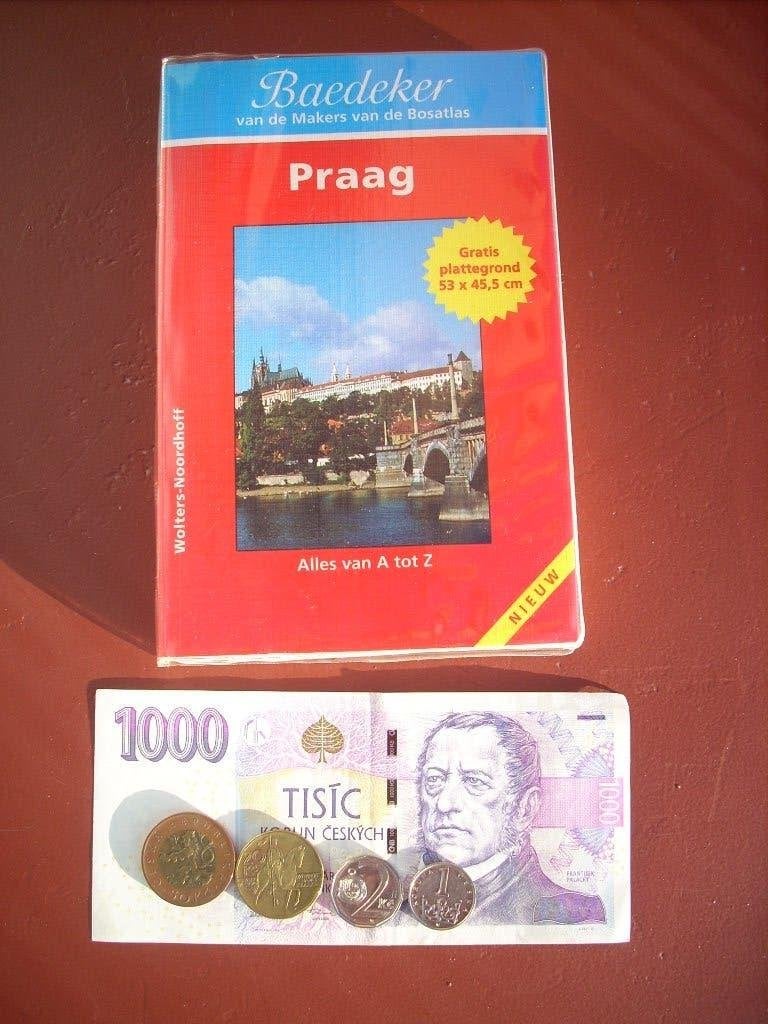 reisgids Praag + Tsjechische kronen, Ophalen