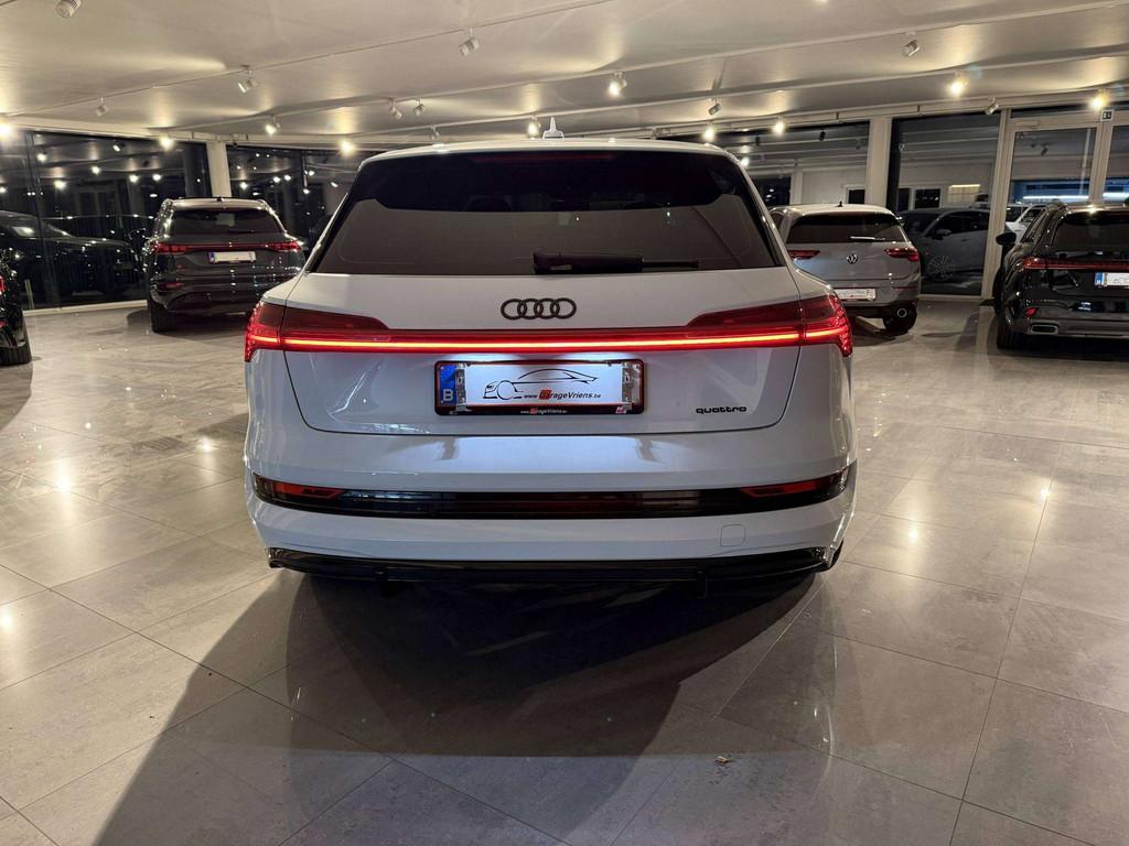 Audi SQ8 e-tron 503PK QUATTRO * FULL BLACK PACK * STANDVERWA, Gebruikt, Zwart, Leder, Elektrisch