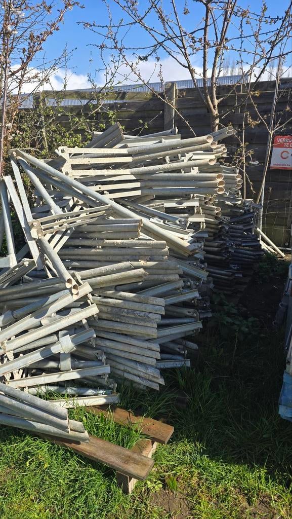 Te koop: stempelstatieven ( 150 stuks), Tuin en Terras, Brandhout, Ophalen
