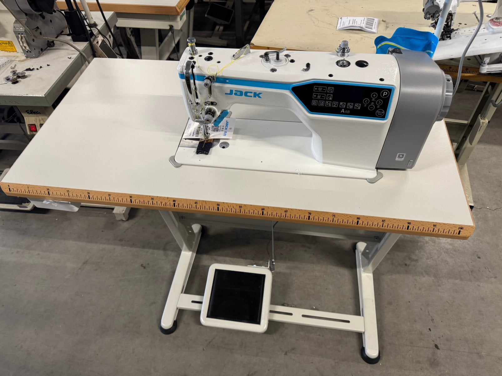 Industriele naaimachine jack a4 automaat nieuw 220v, Hobby & Loisirs créatifs, Machines à coudre & Accessoires, Neuf, Autres marques