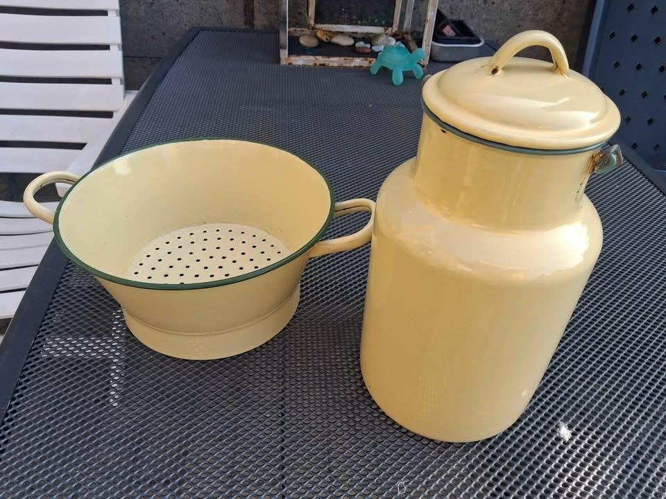 Pot à lait et passoire en émail année 50, Antiquités & Art, Enlèvement