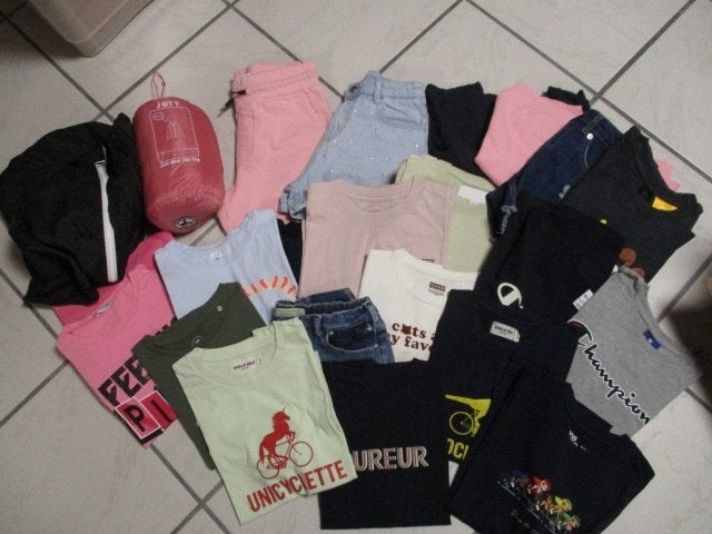 Pakketje  shortjes en T-shirtjes in maat 10-12jaar, Verzenden, Gebruikt, Meisje, Overige typen