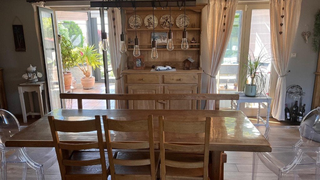 Table de salle à manger et vaisselier, Maison & Meubles, Salles à manger complètes, Comme neuf, Enlèvement