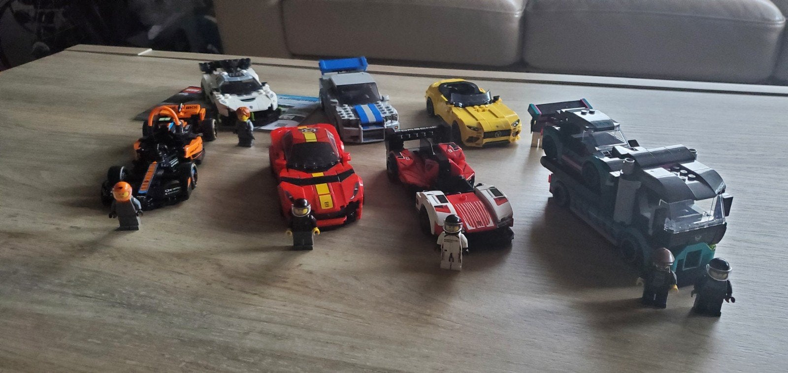 Lego speed champions 7 modellen

Het kan zijn dat er onderde, Ophalen of Verzenden