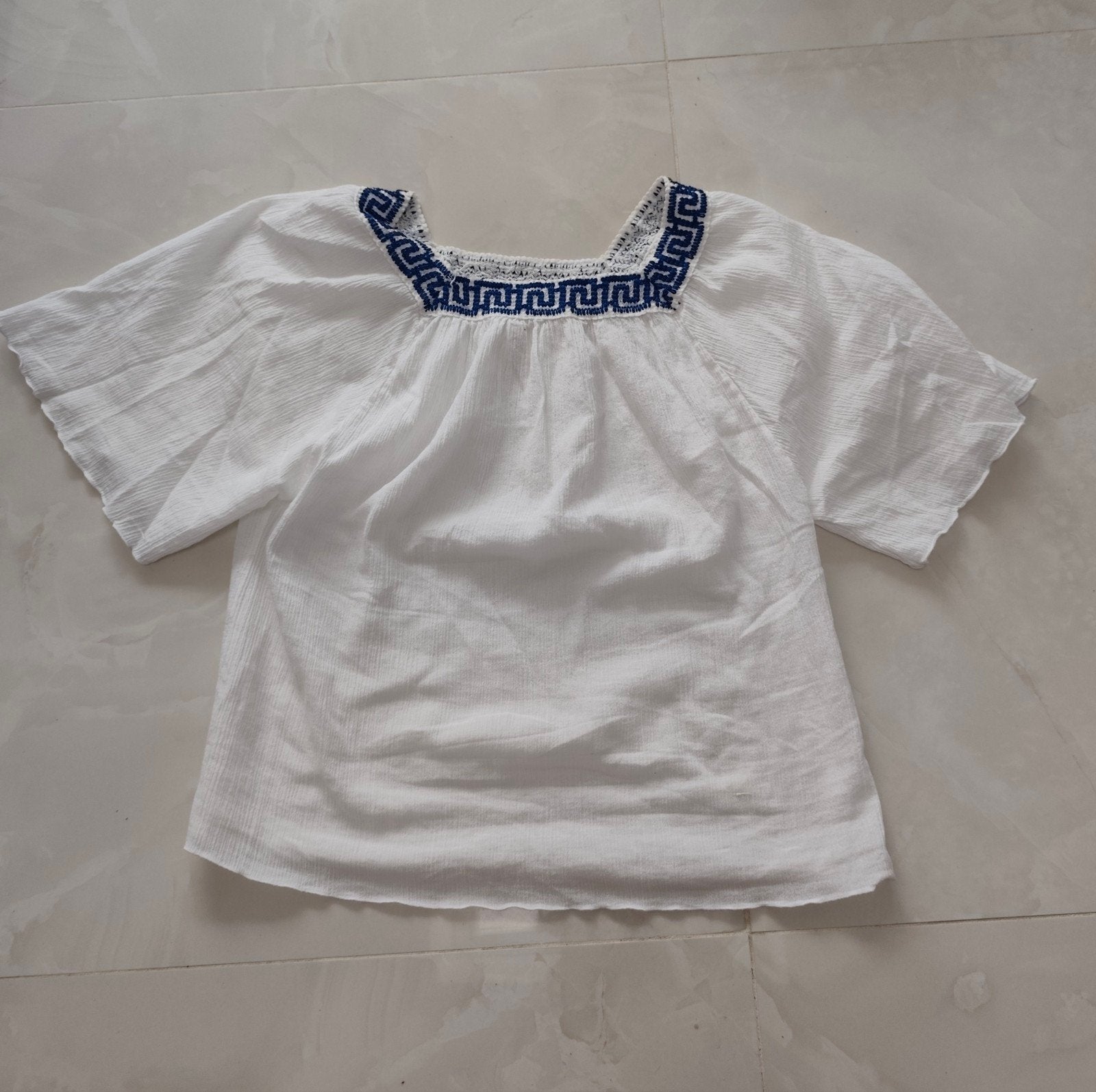 Mooie lichte blouse met Griekse patronen van 100% katoen. L., Wit, Maat 42/44 (L), Ophalen of Verzenden, Zo goed als nieuw