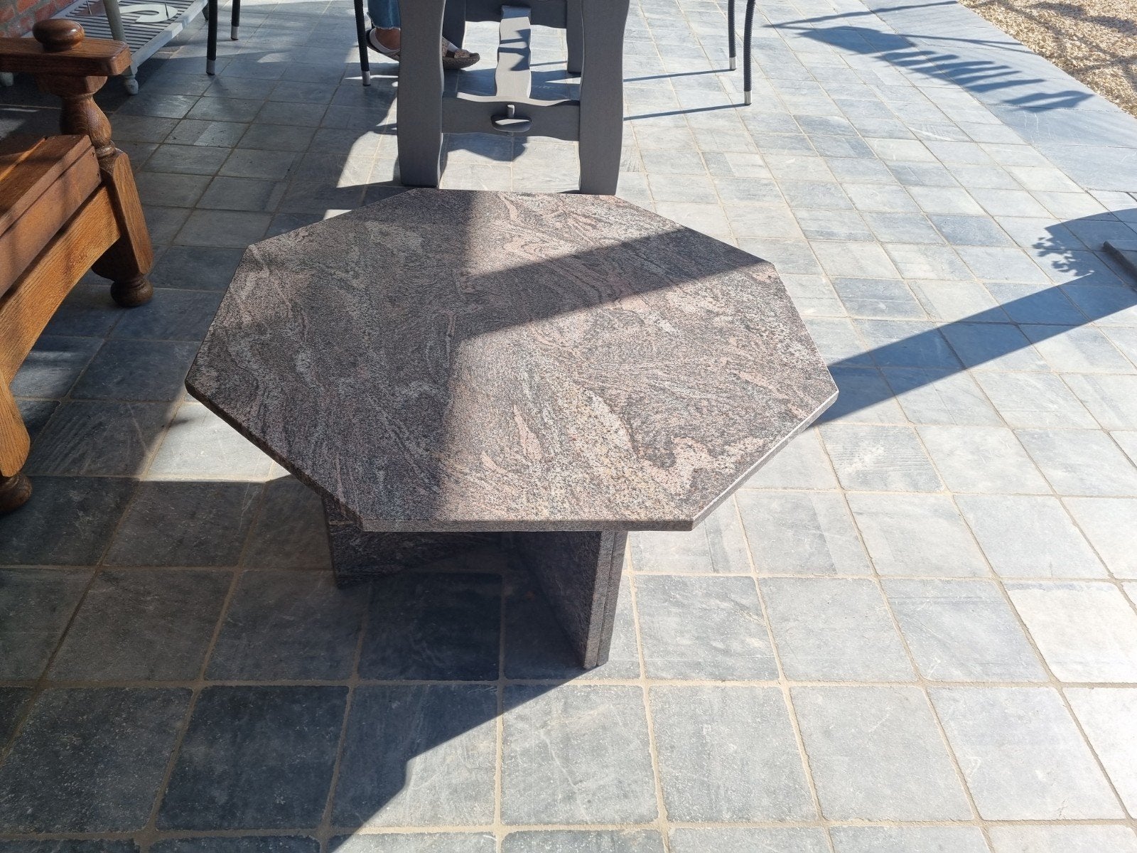Marmer salontafel, Enlèvement