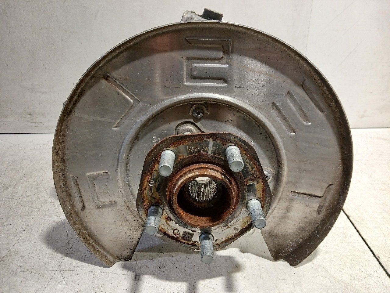 Wielnaaf links achter Tesla Model 3, Onderdelen@venauto.nl, Van der Ven Autorecycling B.V., Ettenseweg 76, 4706 PB Roosendaal, The Netherlands