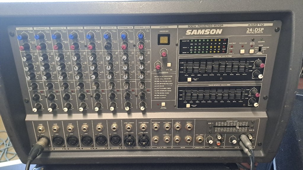 SAMSON XM910 – Powered Mixer 10CH 2X450W 4Ω, Muziek en Instrumenten, Ophalen, Gebruikt, 500 tot 1000 watt, Monitor(versterker)