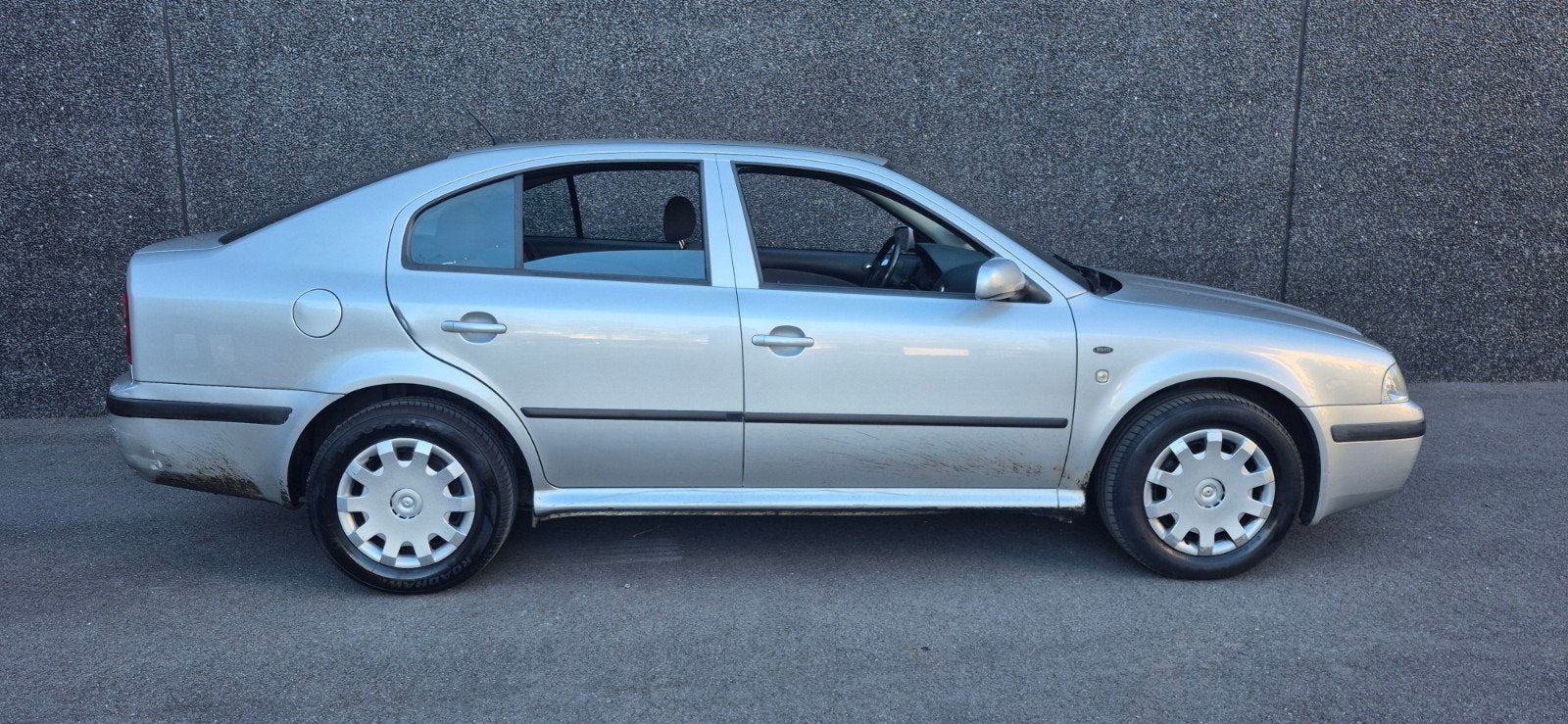 Skoda Octavia 1.9 TDI *AUTOMATIQUE* CLIMATRONIC, Argent ou Gris, Achat, Entreprise, Carnet d'entretien