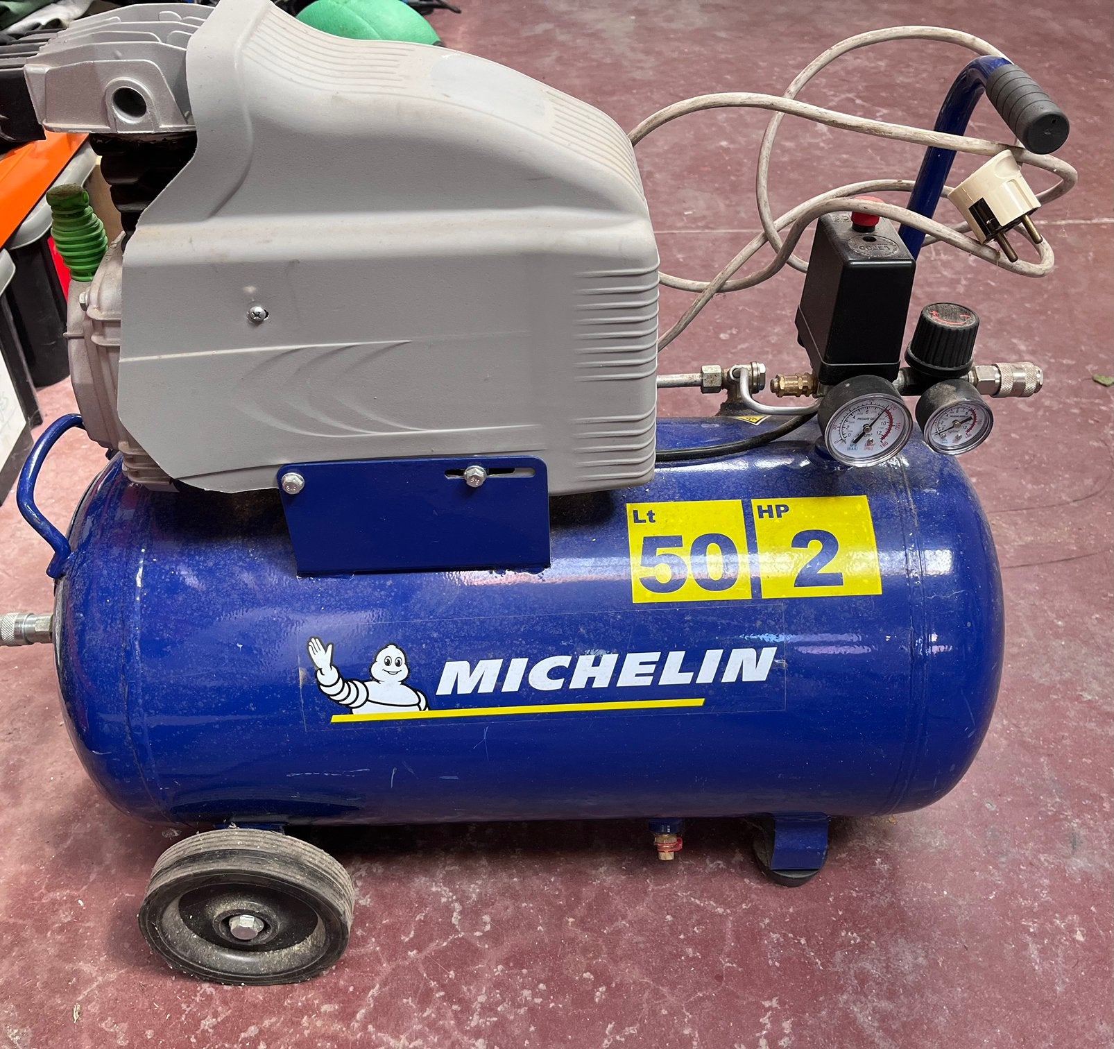 Michelin MB50 Compressor - 50 Liter - 2 PK, Doe-het-zelf en Bouw, Ophalen, Zo goed als nieuw