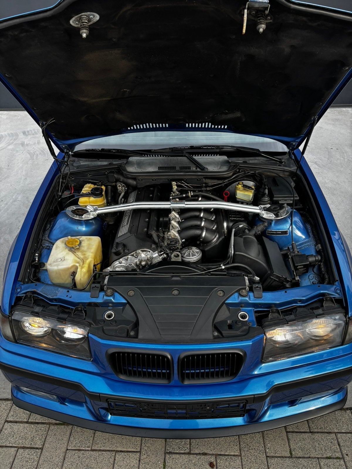 BMW E36 3.2 Estoril Blauw, foto 5