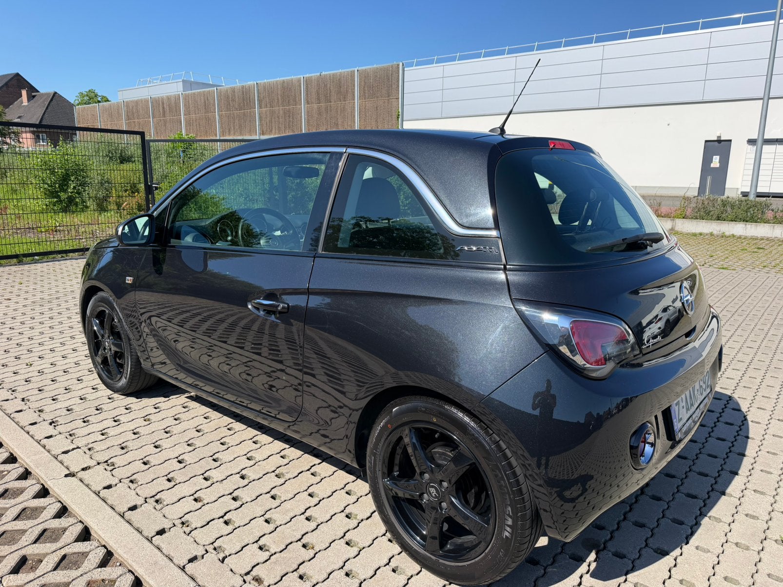 Opel Adam 1.2 benzine jaar 2015, Auto's, ADAM, Euro 6, Bedrijf, 3 deurs
