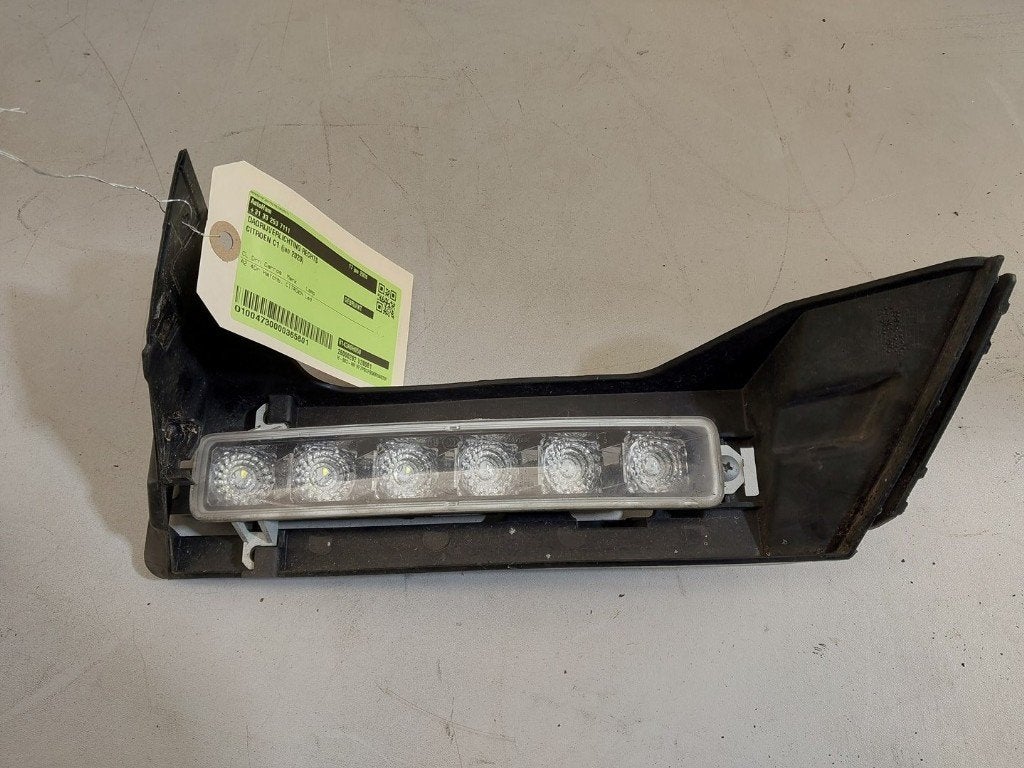 FEU DE JOUR DROIT Citroën C1 (|9812662280|9677409380|), Autos : Pièces & Accessoires, Éclairage, Citroën, Kontakt-citroen@citroen.com