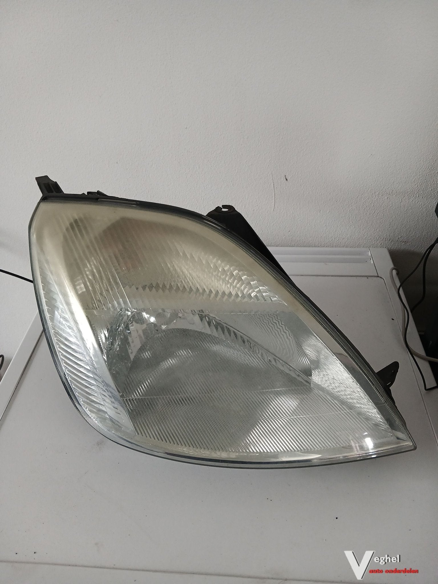 Ford Fiesta 1.3 B 3drs 2600072 Koplamp RV '04, Gebruikt, -, -, Ophalen of Verzenden