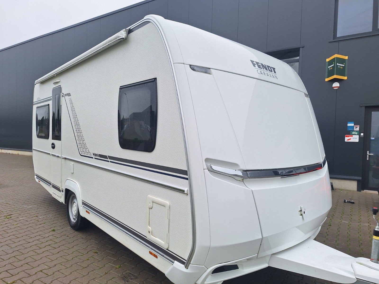 Fendt Apero 465 SFB - ! ! - Auvent climatisé Mover Awning, Caravanes & Camping, Jusqu'à 4, Entreprise, Fendt, Auvent