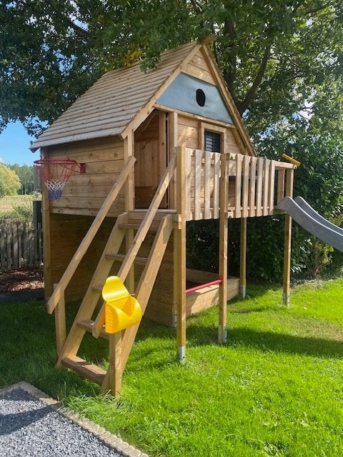 Cabane XXL en bois pour enfant, Enfants & Bébés, Enlèvement, Neuf, Toboggan