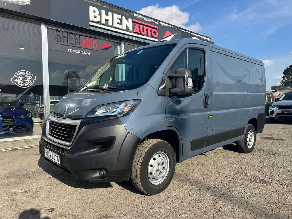 Peugeot Boxer 2.2 BlueHDi/CAMERA/NAVI/AIRCO/RADAR AV AR/GARA, Auto's, 3300 kg, Stof, Gebruikt, 4 cilinders