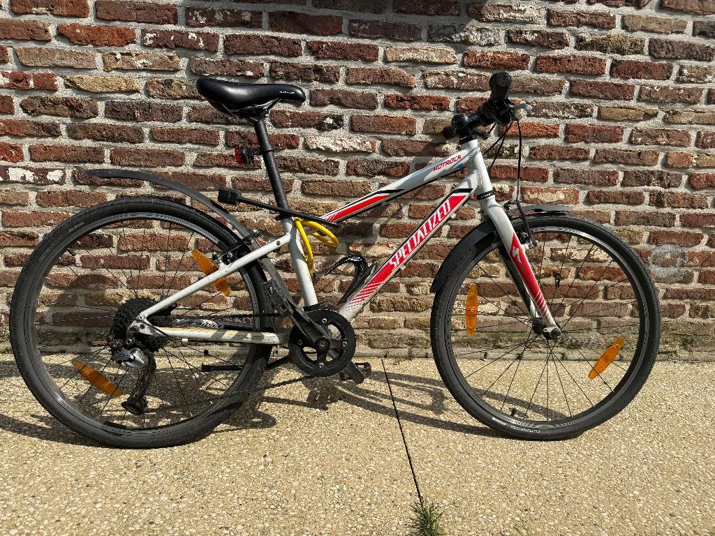 Specialized Hotrock 24" – 9 versnellingen, Fietsen en Brommers, Velgrem, 20 tot 24 inch, Aluminium, Zo goed als nieuw