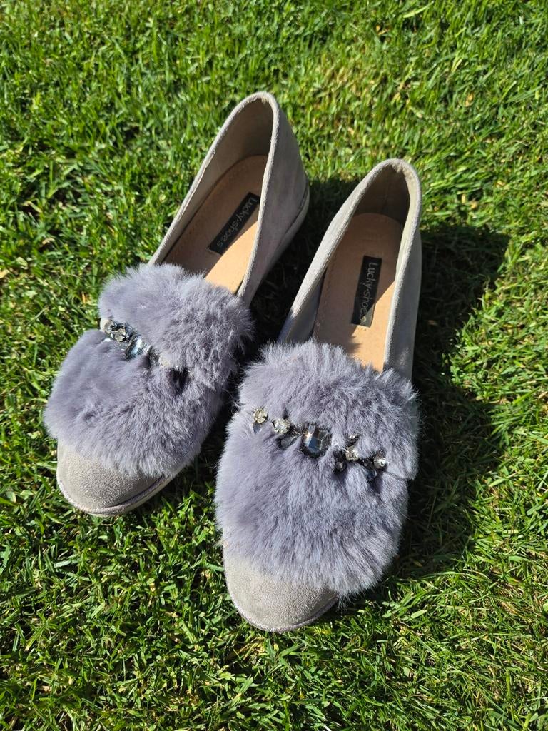 Knappe grijze mocassins maat 41 bont en steentjes, Ophalen, Instappers, Nieuw, Lucky shoes