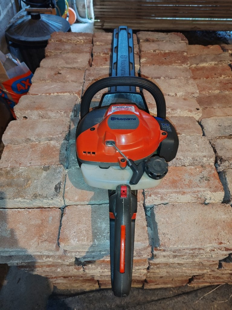Taille haie HUSQVARNA 122HD60, Jardin & Terrasse, Enlèvement, Utilisé, Essence, Hysqvarna