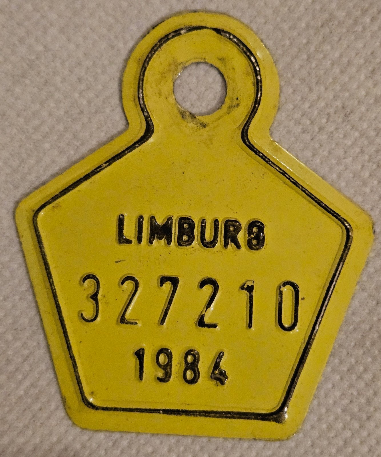 Plaque de vélo Limburg 1984 327210
Cet objet, Collections, Broches, Pins & Badges, Enlèvement ou Envoi