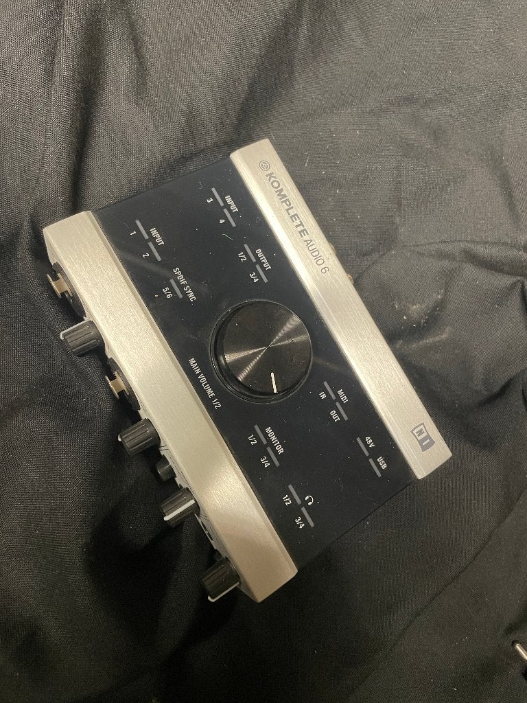Native Instruments Komplete Audio 6 - Audio Interface, Ophalen of Verzenden, Gebruikt