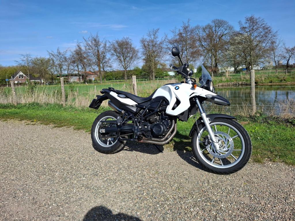 Twee BMW F650GS 800CC MOTOREN in topstaat, Motoren, Motoren | BMW, Particulier, Nieuw, Handvatverwarming