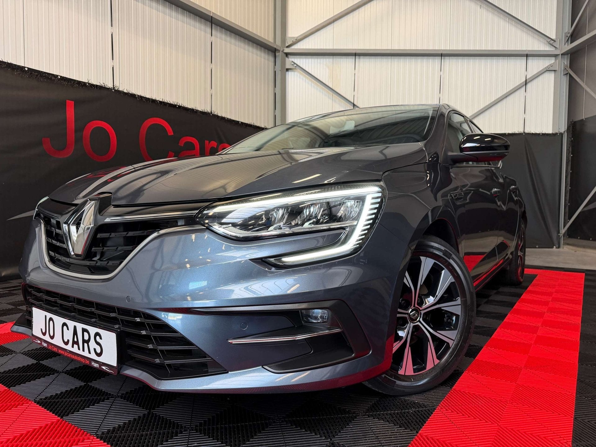Renault Megane 1.33 TCe Limited/Led/Keyless/Carplay/Camera/C, Achat, Euro 6, Boîte manuelle, Entretenue par le concessionnaire