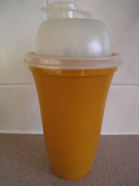 Tupperware cocktail shaker, Quick Shake Container 84-14, Ophalen, Oranje, Shaker