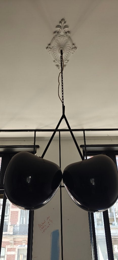 Design hanglamp met 2 zwarte glazen bollen – Modern design, Huis en Inrichting, Lampen | Hanglampen, Zo goed als nieuw, Ophalen