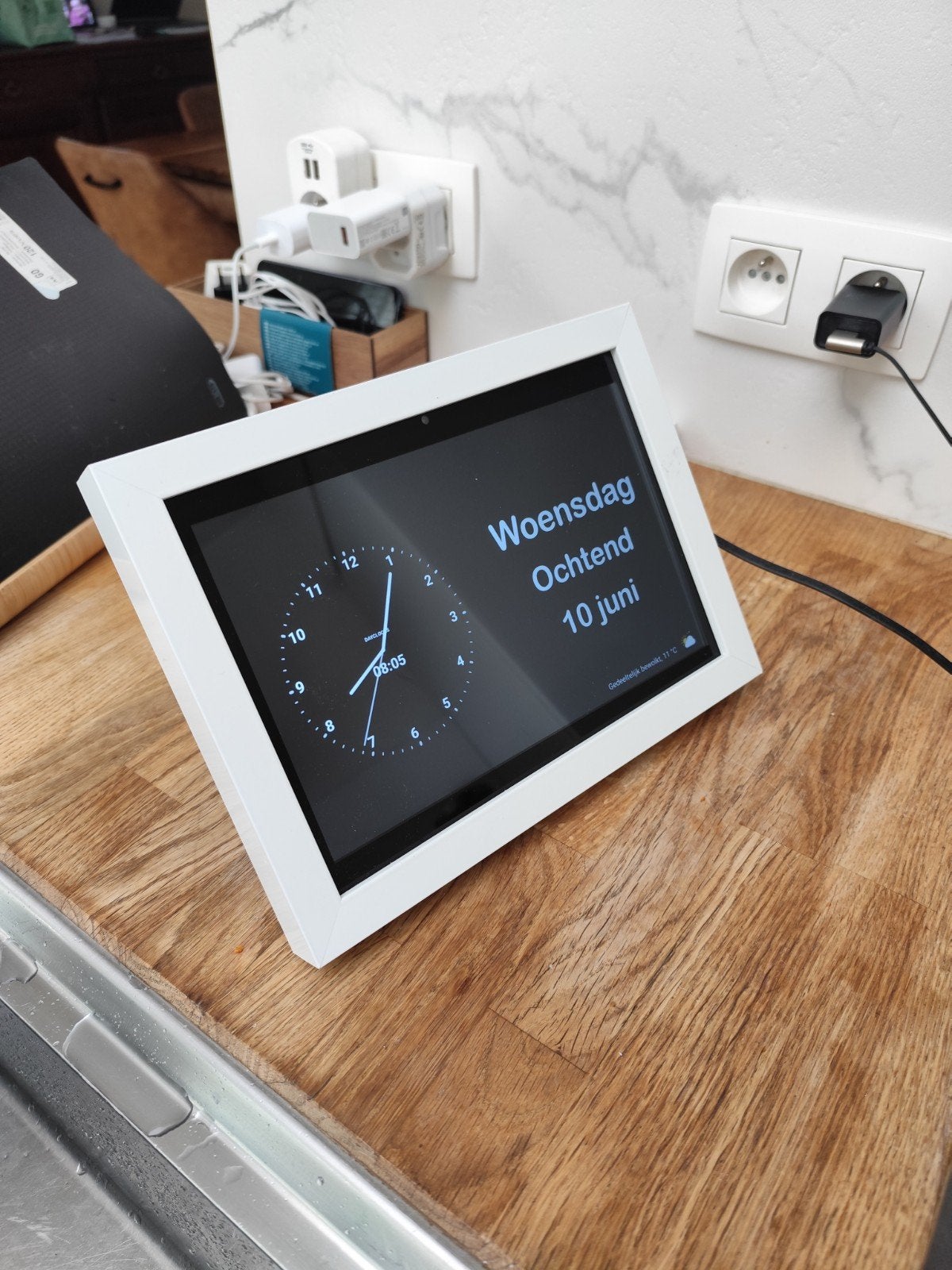 Dailyclock's dementie klok, Ophalen
