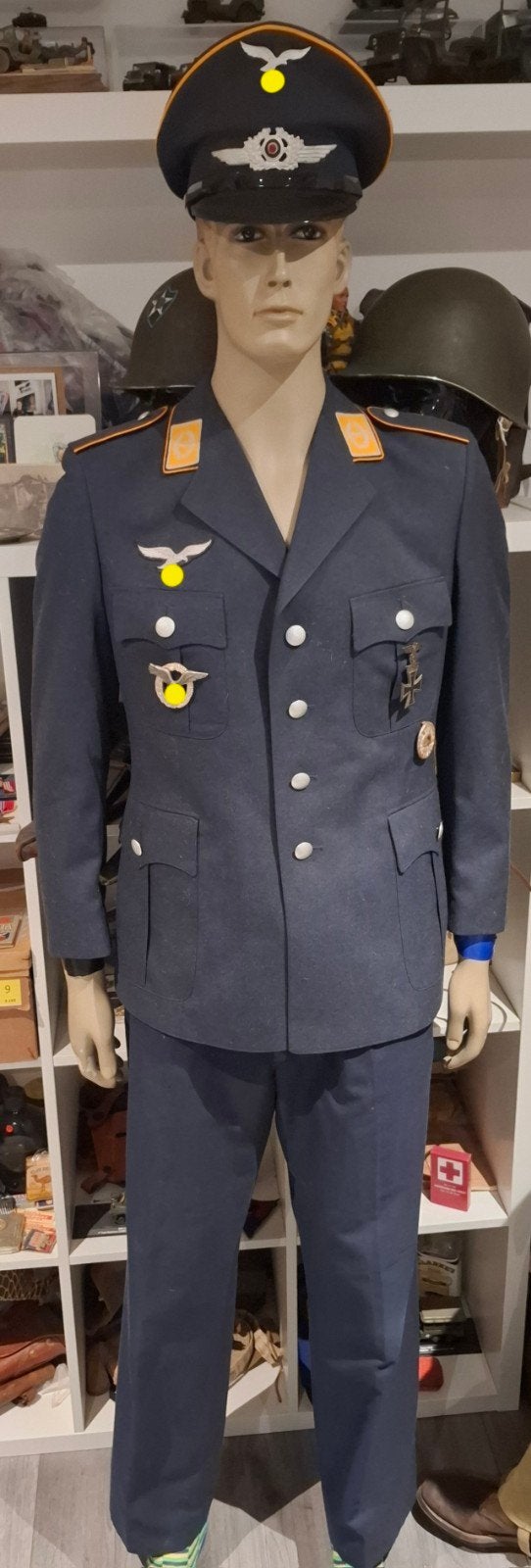 Te koop: repro luftwaffe uniform., Verzamelen, Ophalen of Verzenden