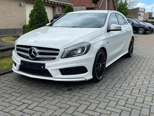 Mercedes-Benz A-Klasse 200 AMG LINE COMAND XENON, Autos, Classe A, Achat, Boîte manuelle, 5 portes
